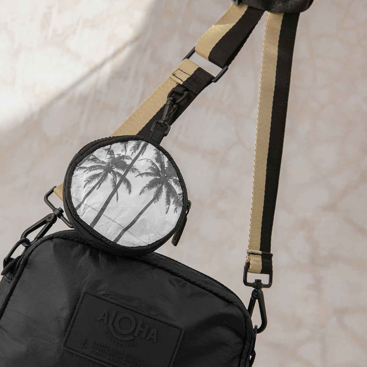 Le Voyageur Strap in Caffe on Black